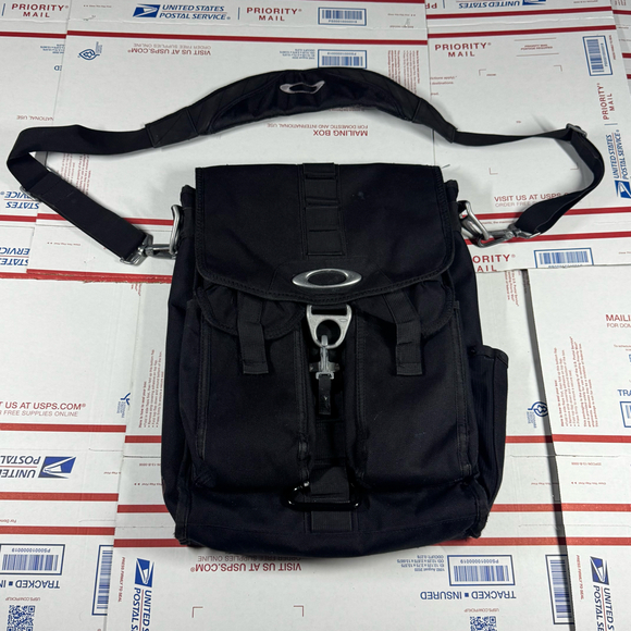 Oakley Software Messenger Bag Shoulder Pack Black Tactical Techwear